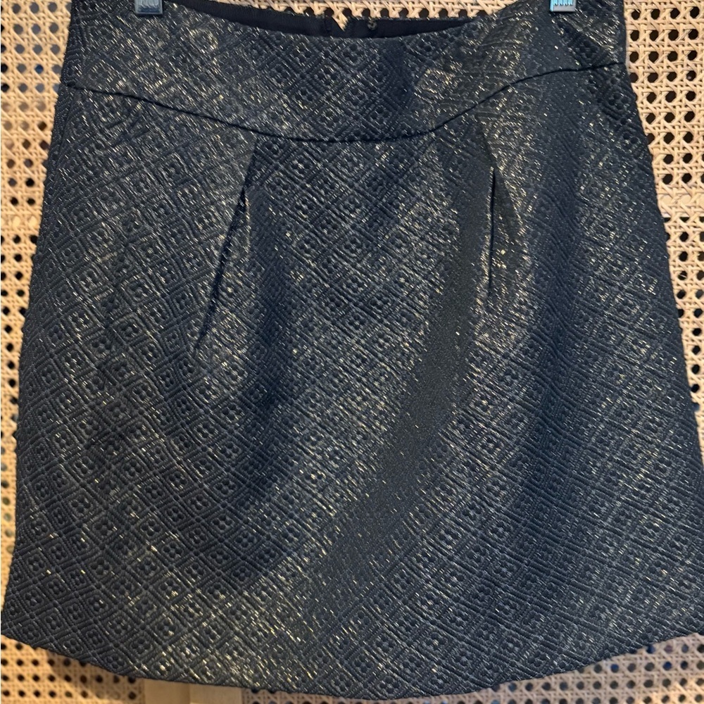 LOFT Black with Gold Metallic Thread Accents A Line Flared Short Shirt Size 6